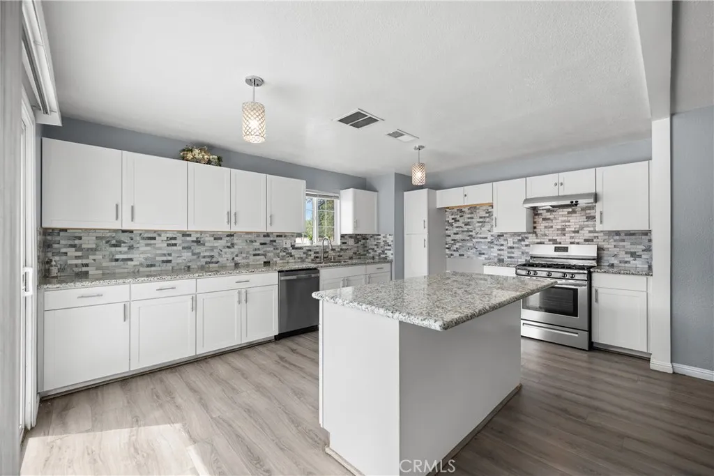 Additional image 9 of 17152 Schollview Avenue, Palmdale, CA 93591