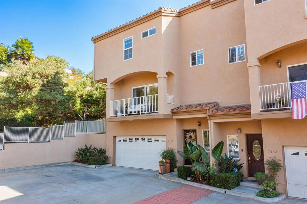 7564 Romeria St, Carlsbad, CA 92009