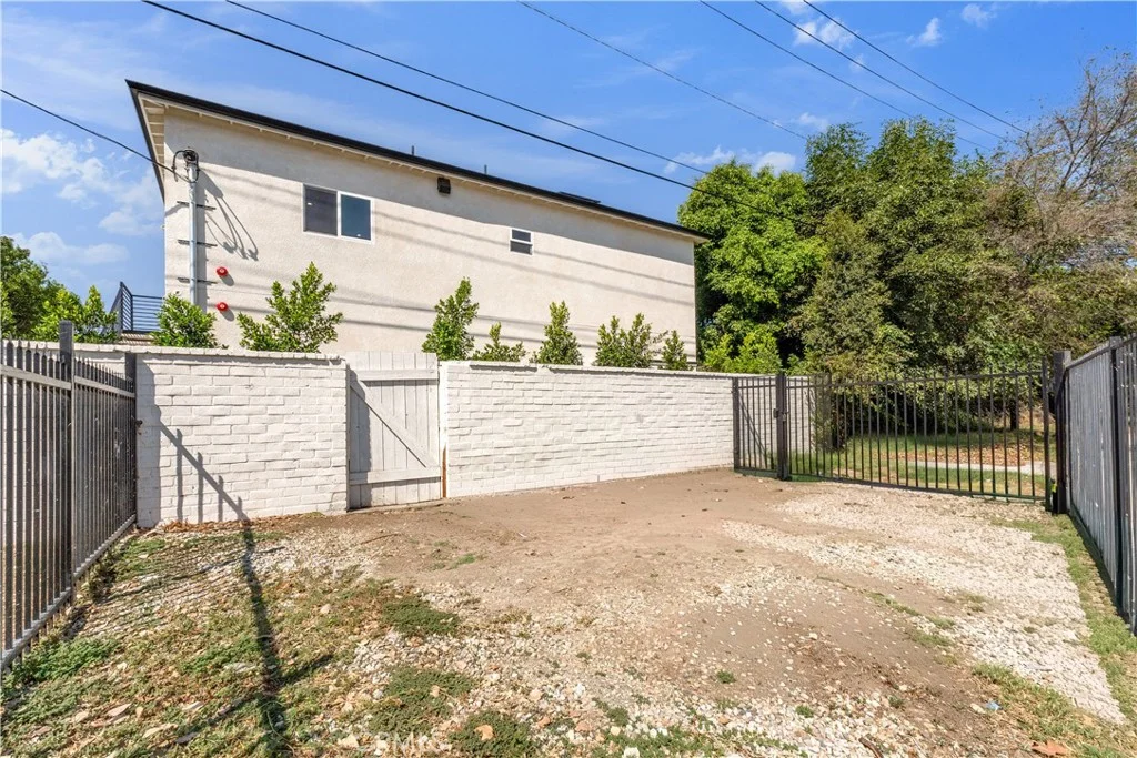 4698 Kraft Avenue, Valley Village, CA 91602