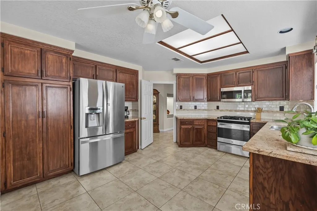 Additional image 56 of 19346 Santa Maria Dr, Newhall, CA 91321