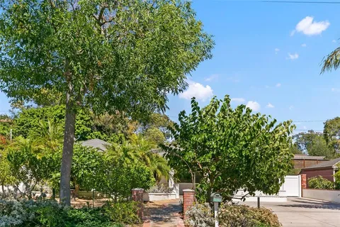 2040 Monrovia Avenue, Costa Mesa, CA 92627 - MLS#: NP25033327