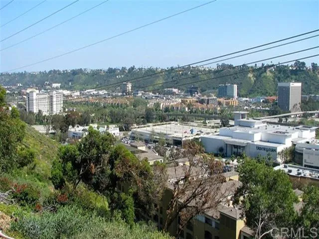 7023 Camino Degrazia Unit 211, San Diego, CA 92111
