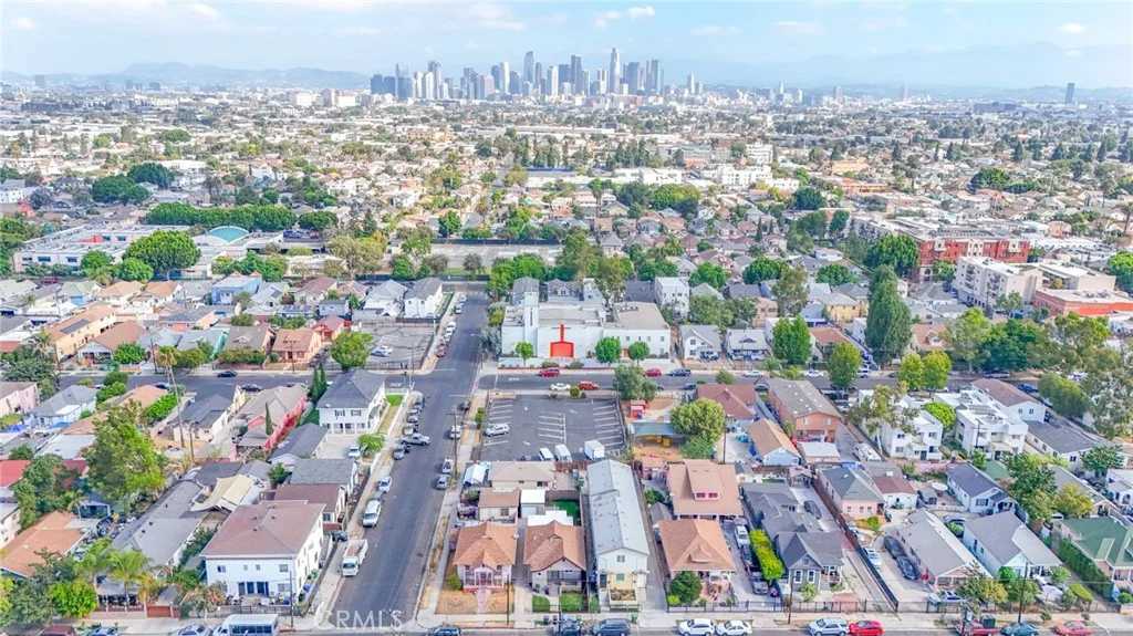 975 E 43rd Pl, Los Angeles, CA 90011