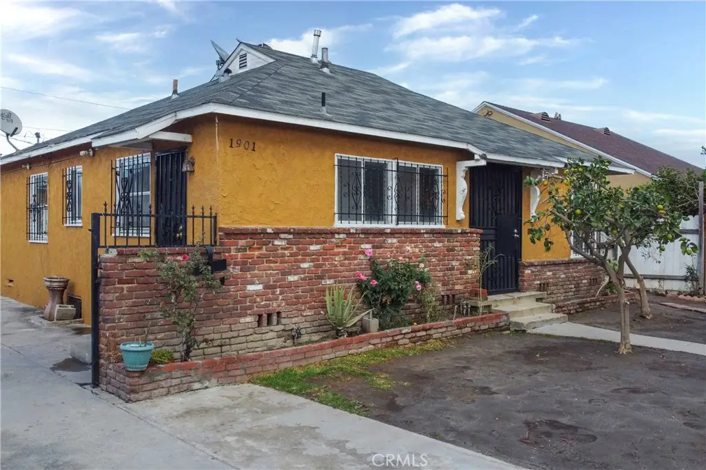 1901 E Pine Street, Compton, CA 90221
