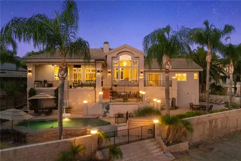 22001 Loch Lomond Drive, Canyon Lake, CA MLS: SR24187214
