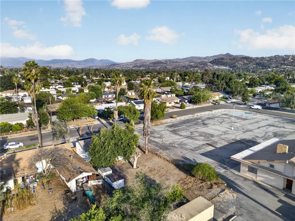 Additional image 32 of 531 S Thompson Street, Hemet, CA 92543