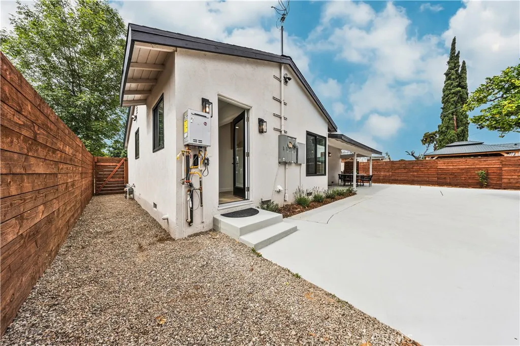 Additional image 64 of 13907 Wyandotte St, Van Nuys, CA 91405