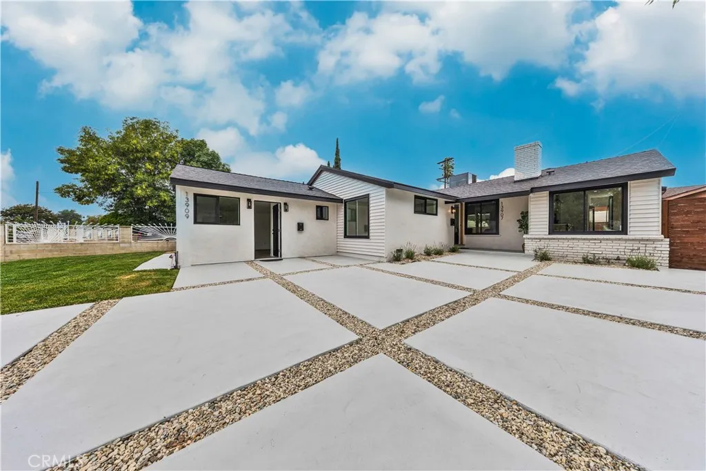 Additional image 133 of 13907 Wyandotte St, Van Nuys, CA 91405
