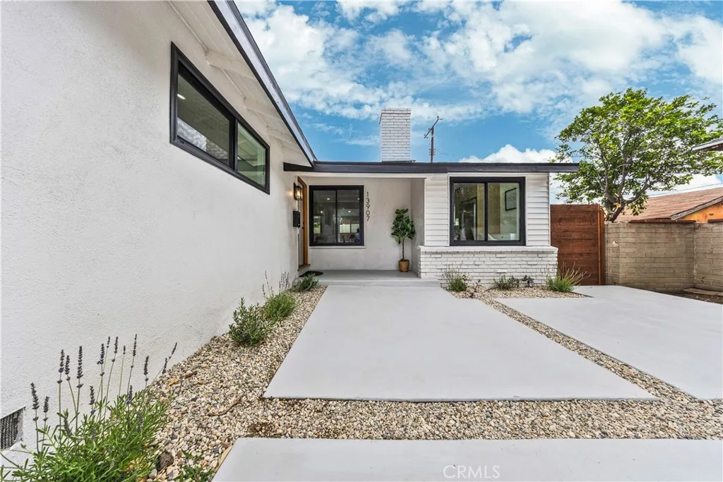 Additional image 7 of 13907 Wyandotte St, Van Nuys, CA 91405