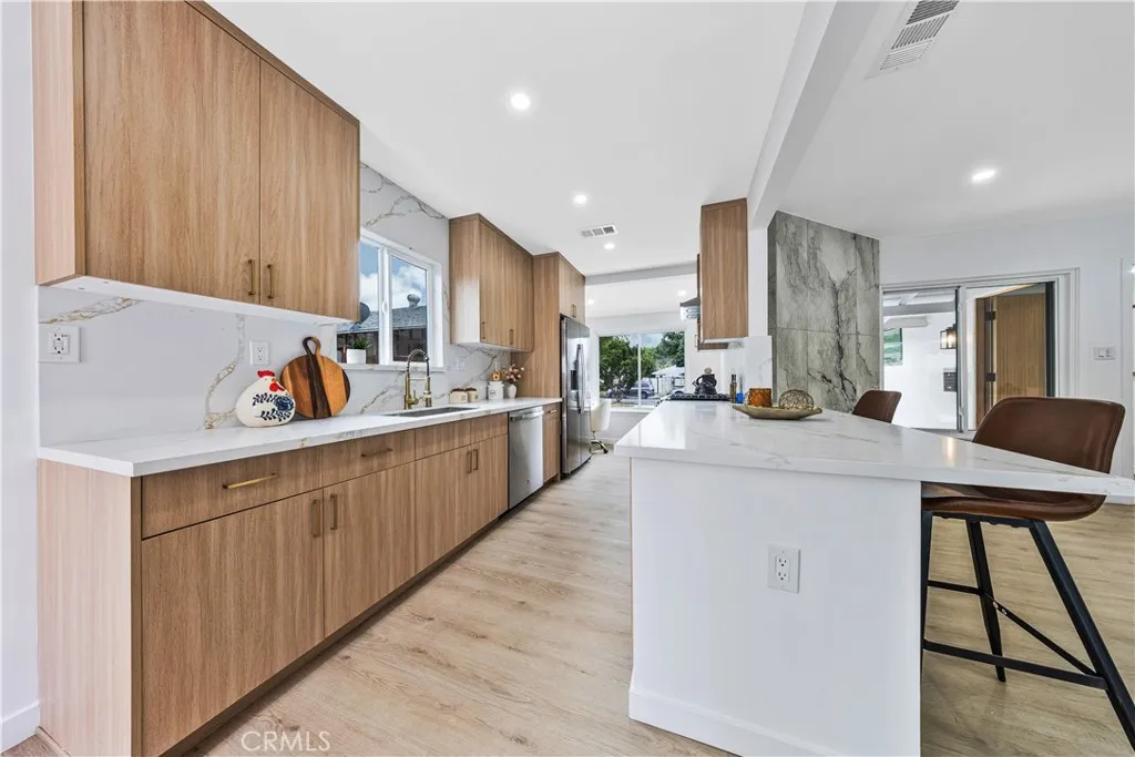 Additional image 81 of 13907 Wyandotte St, Van Nuys, CA 91405