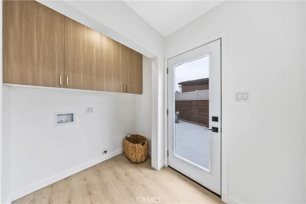 Additional image 115 of 13907 Wyandotte St, Van Nuys, CA 91405