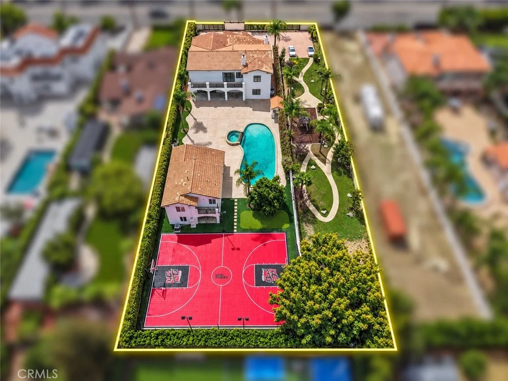 23129 Burbank Boulevard, Woodland Hills, CA 91367