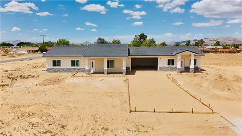 21928 sioux Road, Apple Valley, CA MLS: HD25107588