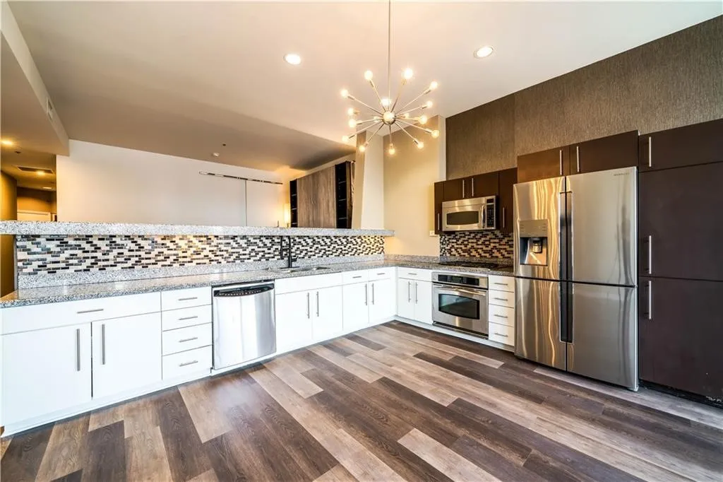 Additional image 33 of 1100 Wilshire Blvd Unit 2707, Los Angeles, CA 90017