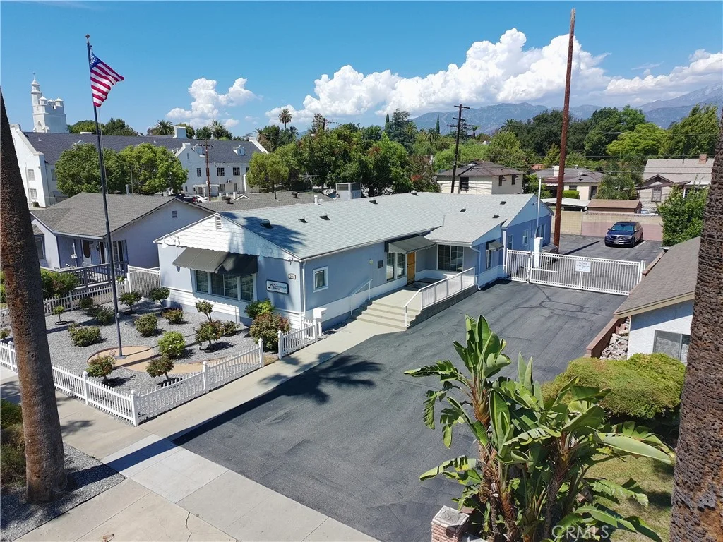 209 E I st, San Bernardino, CA 91764 photo 2