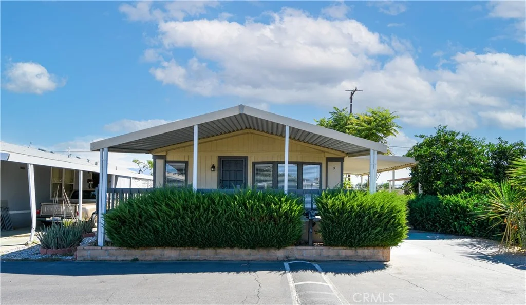 530 Devonshire Ave Unit 9, Hemet, CA 92543 photo 3