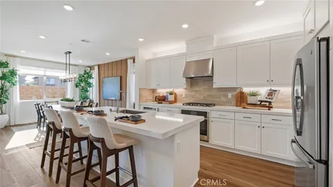 486 Checkerbloom Lane, Santa Paula, CA MLS: OC25090259
