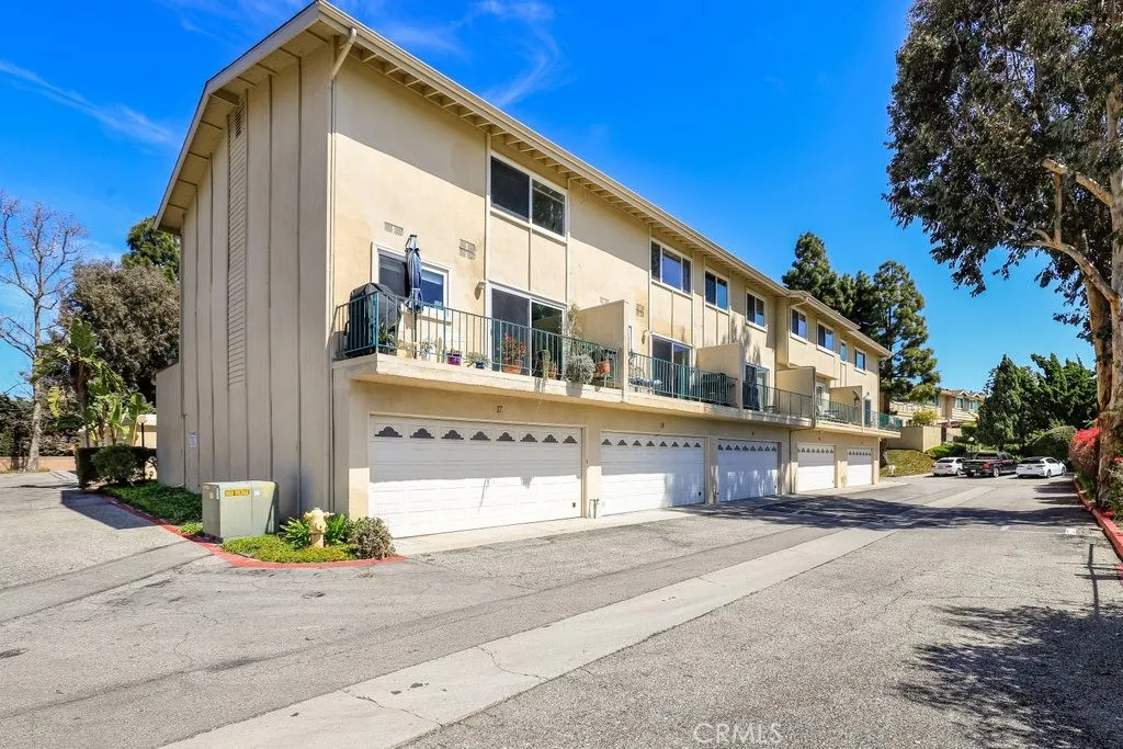 1988 Rolling Vista Drive Unit 18, Lomita, CA 90717