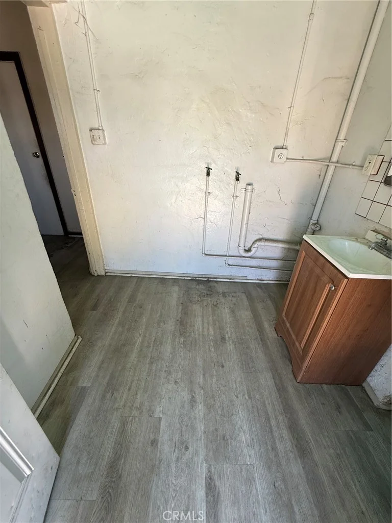 2961 11th St, Riverside, CA 92507