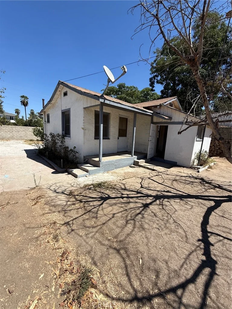 2961 11th St, Riverside, CA 92507 photo 3