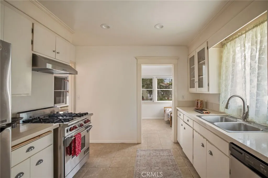 Additional image 62 of 3746 Ocean View Avenue, Los Angeles, CA 90066