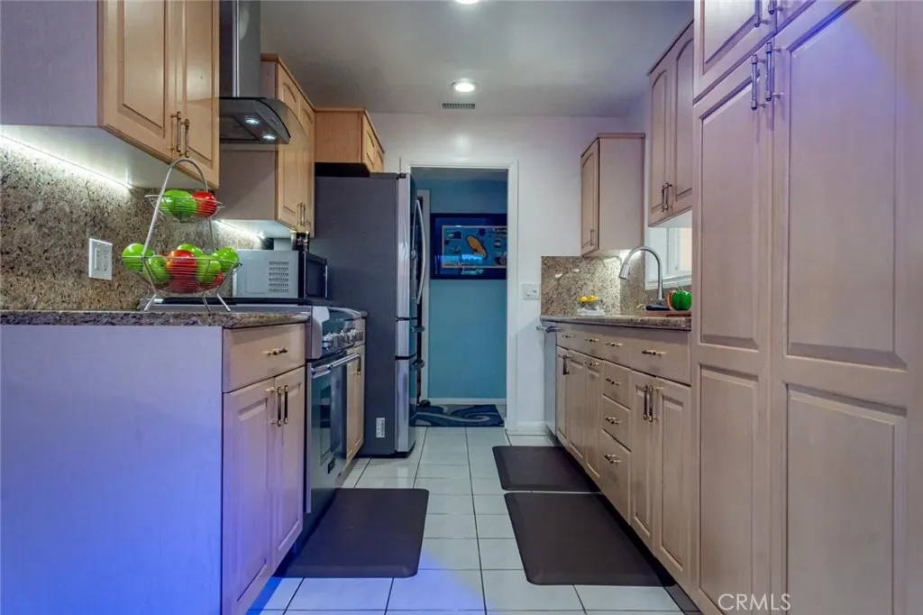 Additional image 78 of 16042 Warren Ln, Huntington Beach, CA 92649