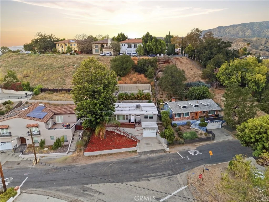 10645 Turnbow Dr, Sunland, CA 91040