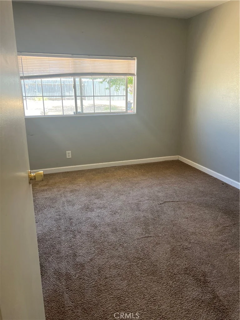 8413 Greenwood Ave, Kern, CA 93505