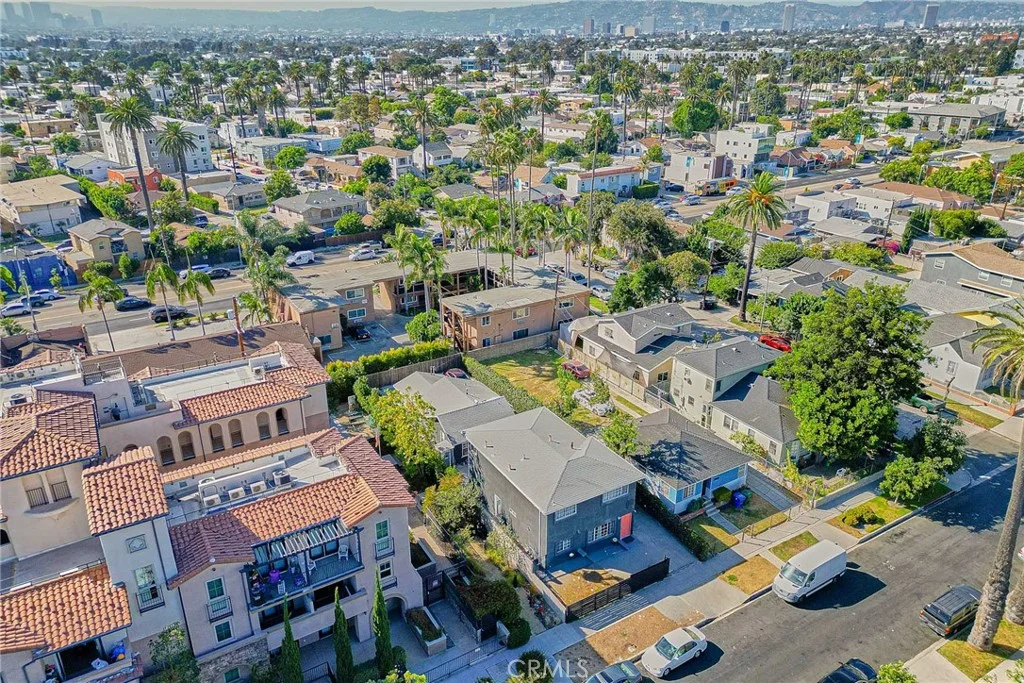 3011 S West View St, Los Angeles, CA 90016