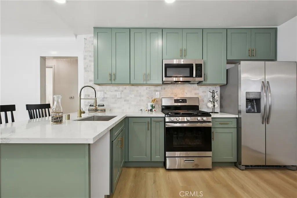 701 E Willow St, Signal Hill, CA 90755