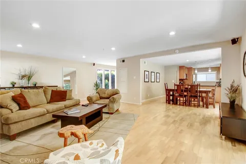3637 Dixie Canyon Place, Sherman Oaks, CA MLS: SR25019189