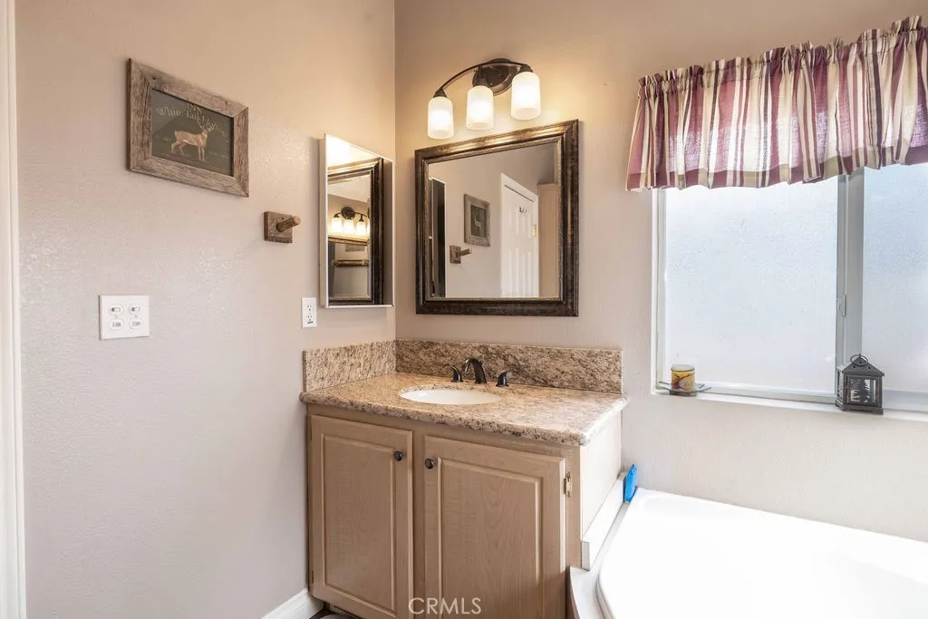 Additional image 18 of 1035 W Fairway Blvd, Big Bear City, CA 92314