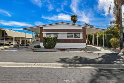 1525 W Oakland Avenue Unit 2, Hemet, CA MLS: SW25058720