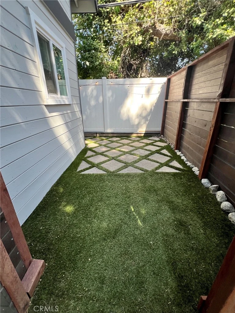 1120 Sandi Ln, Costa Mesa, CA 92627