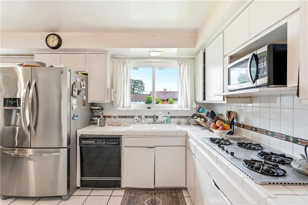 Additional image 11 of 10153 Debra Avenue, North Hills, CA 91343