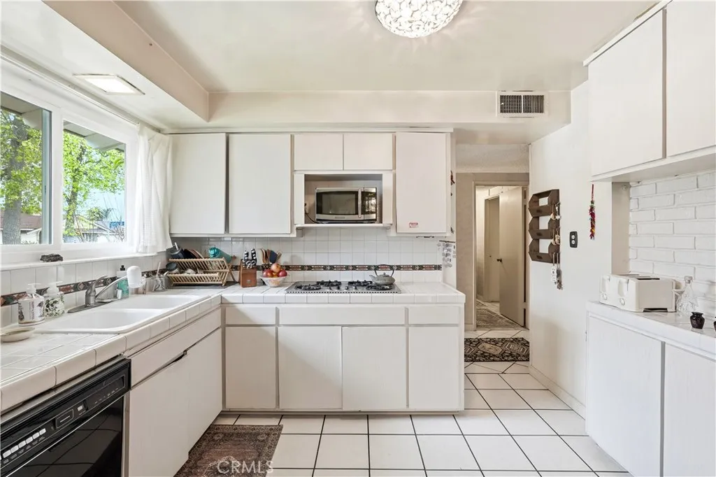 Additional image 38 of 10153 Debra Avenue, North Hills, CA 91343