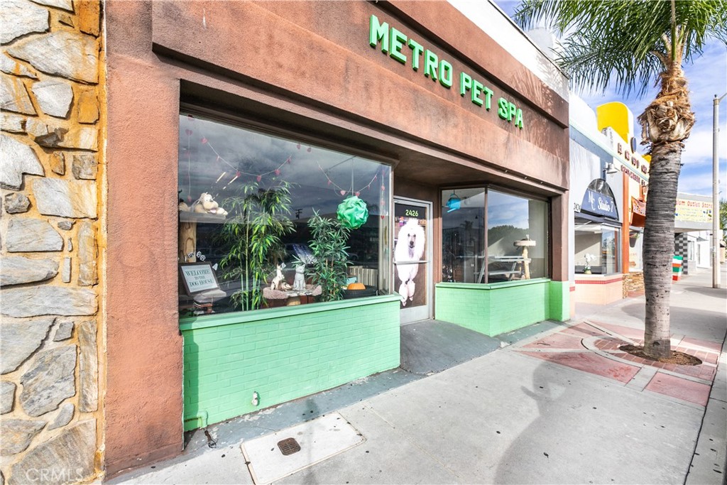 2426 W WHITTIER BLVD