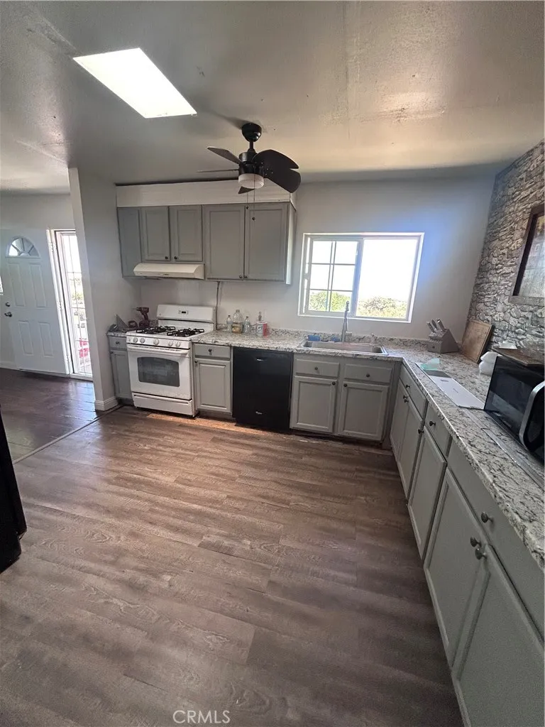 Additional image 35 of 8471 Caughlin Rd, Phelan, CA 92371