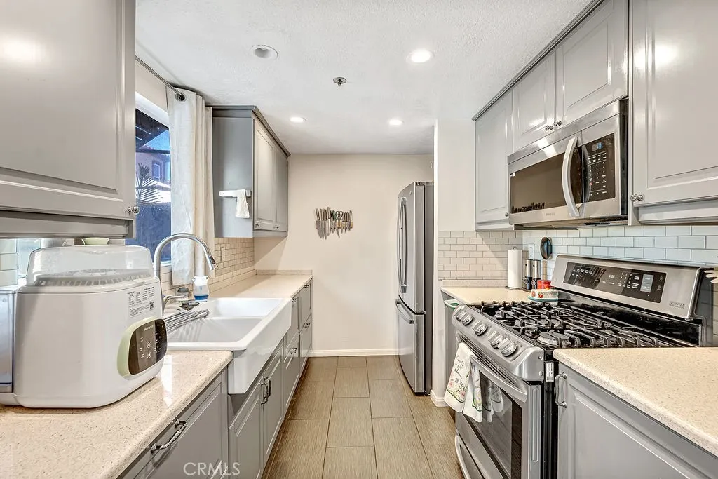 Additional image 9 of 1575 S Reservoir Street Unit D, Pomona, CA 91766