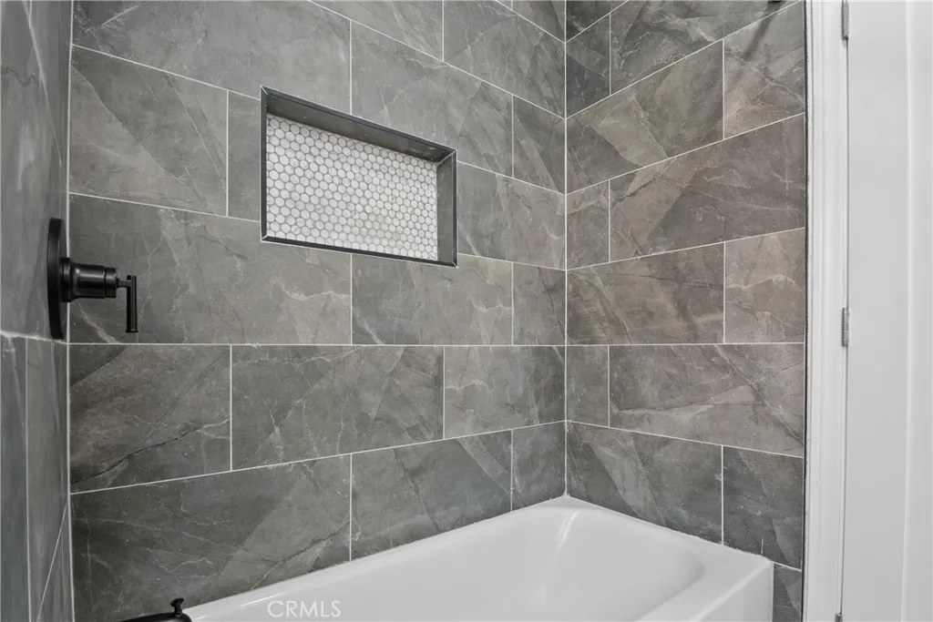 Additional image 55 of 5319 6th Ave, Los Angeles, CA 90043