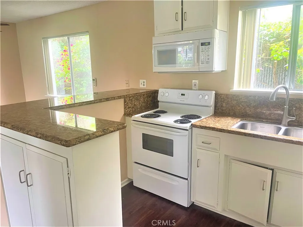 Additional image 2 of 931 W 19th Street Unit 10, Costa Mesa, CA 92627