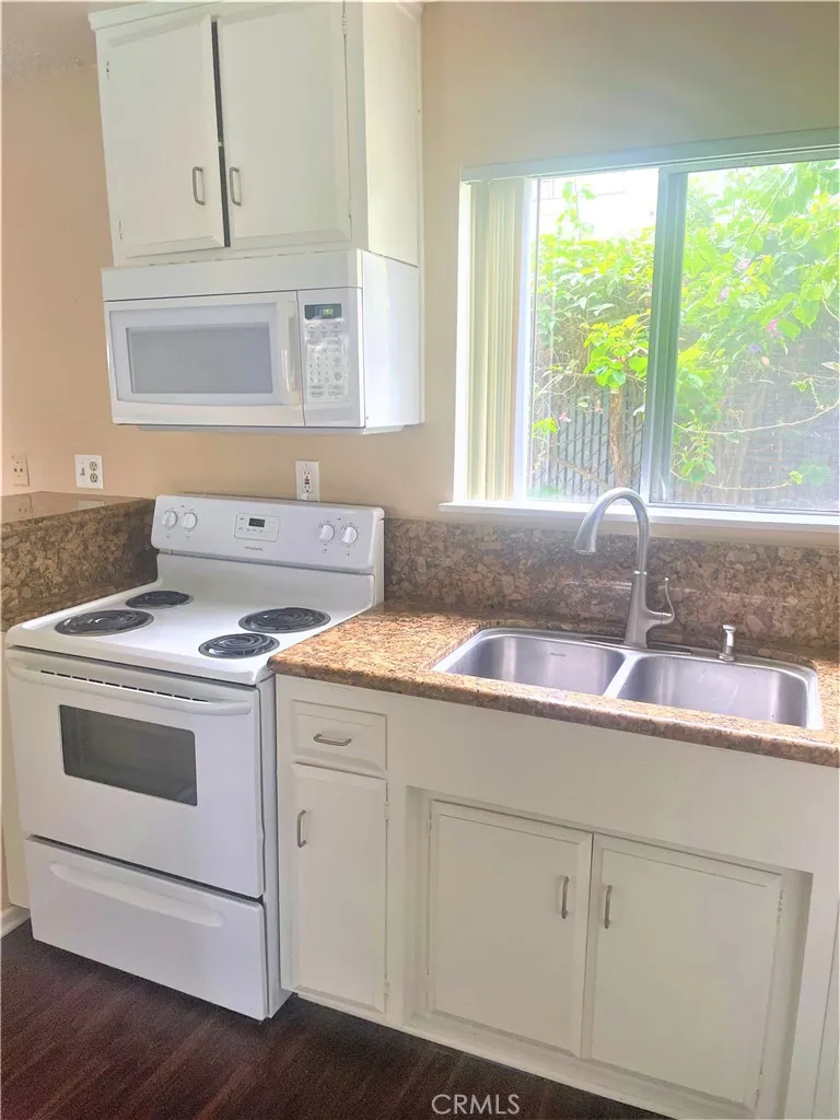 Additional image 32 of 931 W 19th Street Unit 10, Costa Mesa, CA 92627