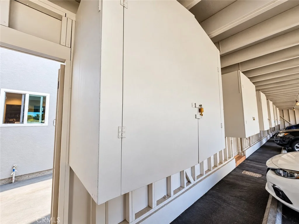 9857 Continental Dr, Huntington Beach, CA 92646