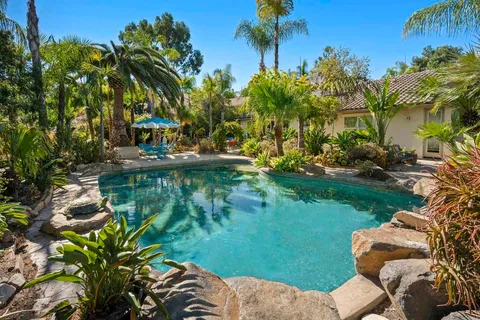 1918 Cresthaven Drive, Vista, CA 92084 - MLS#: NDP2502676