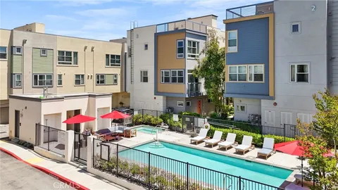 2753 Waverly Drive Unit 304, Los Angeles, CA MLS: TR25110180