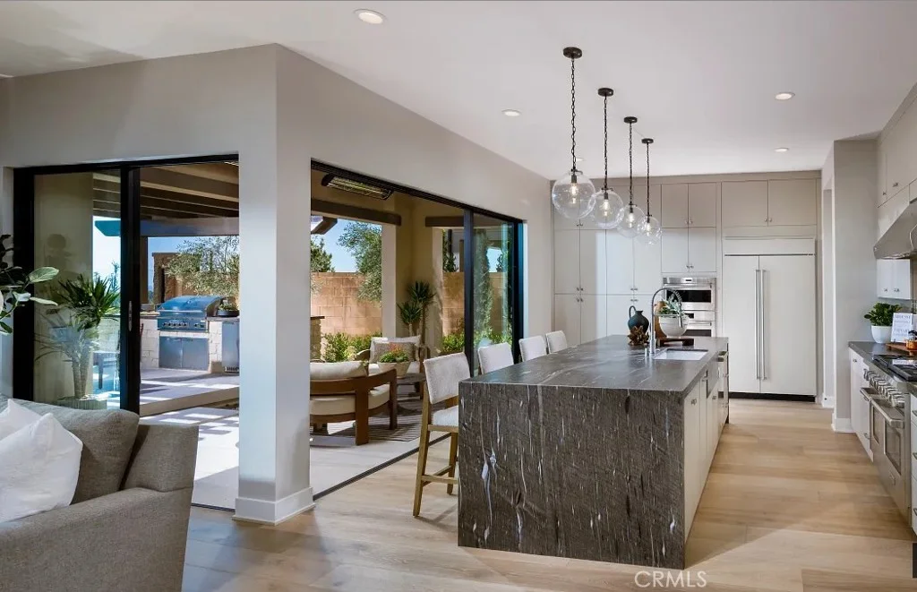 404 Milpas, Irvine, CA 92602 photo 2