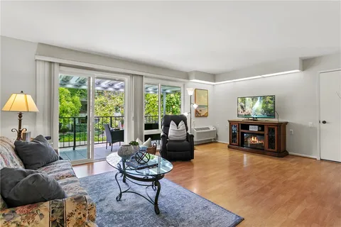 2275 Via Mariposa E Unit N, Laguna Woods, CA 92637 - MLS#: OC25073069