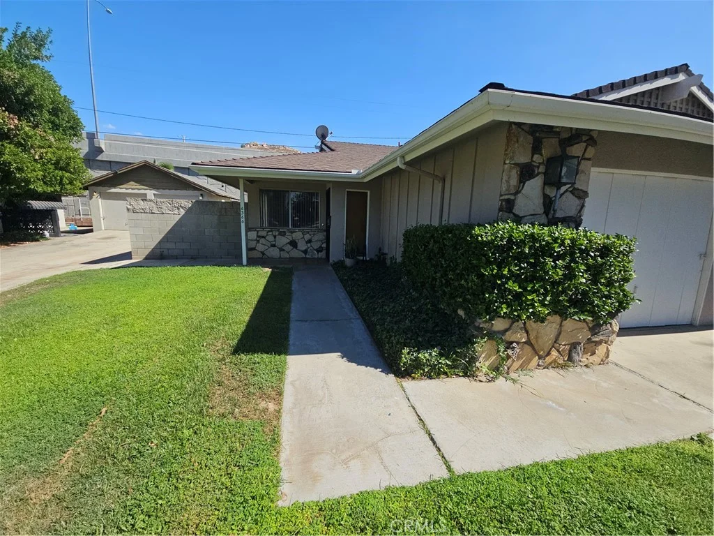 6366 Neva Pl, Riverside, CA 92506 photo 2