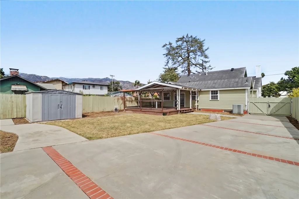 173 S Meridith Avenue, Pasadena, CA 91106
