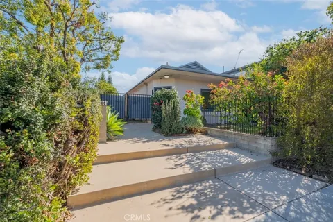 244 N Hollywood Way, Burbank, CA 91505 - MLS#: GD25046373